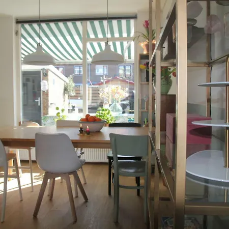 Holiday home Paradijsje In