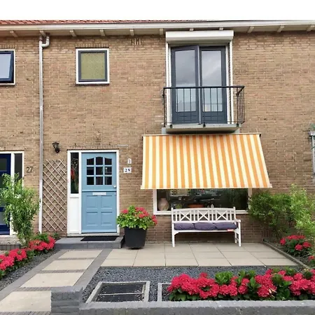Holiday home Paradijsje In *